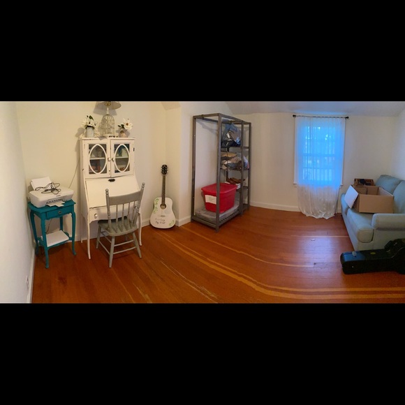 Meet your Posher, Erin - Picture 1 of 2